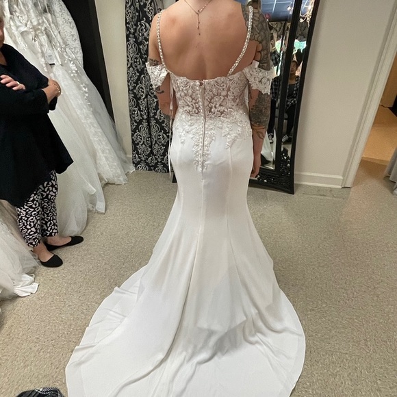 BRAND NEW - Beautiful, multiple ways to wear this wedding dress! - Picture 4 of 9